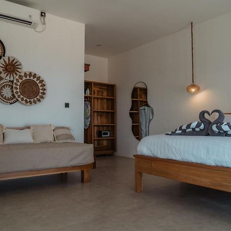 Sunscape Villa - Beachfront And Private Pool Gili Air Exterior photo