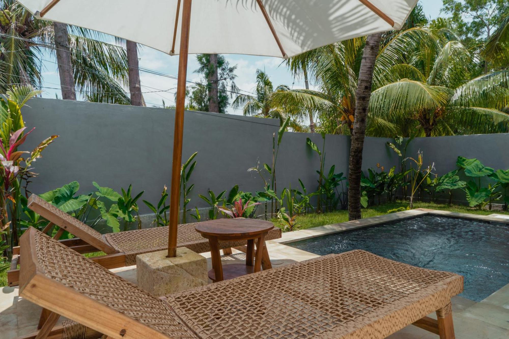 Sunscape Villa - Beachfront And Private Pool Gili Air Exterior photo